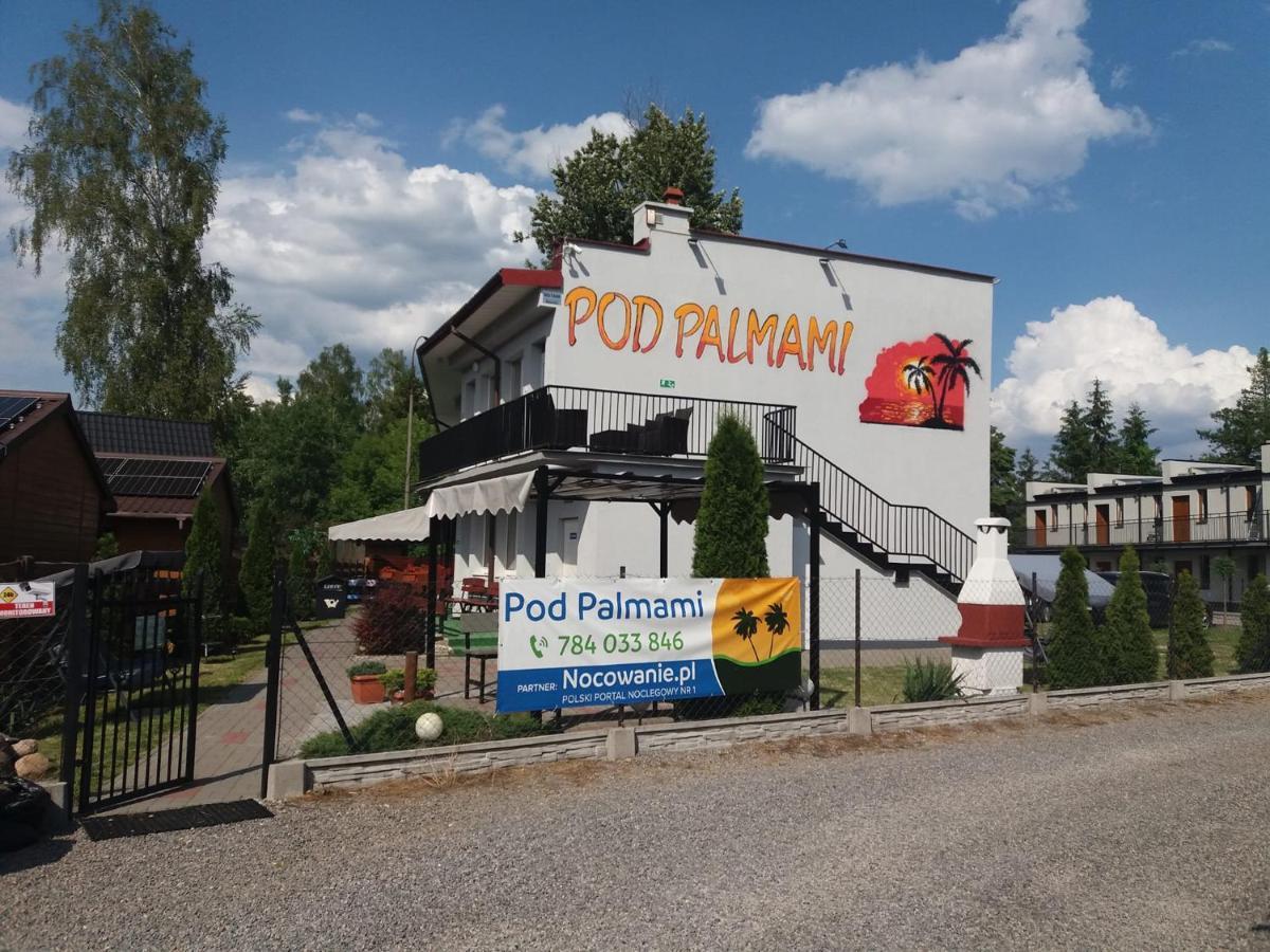 I ,,pod Palmami